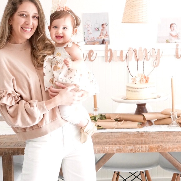 Meet Your Posher , Chrissy ! - Picture 1 of 2